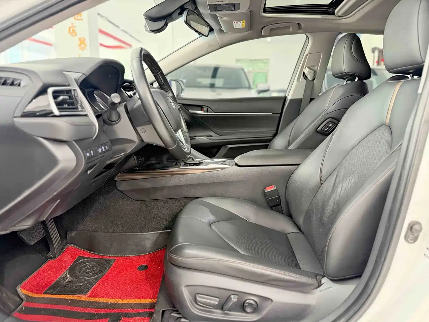 Toyota Camry 2019 Facelift 2.0G Luxury Edition фото 4
