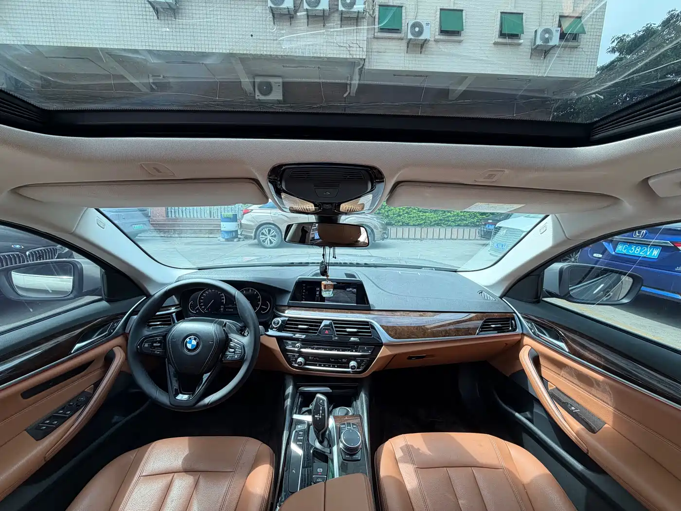BMW 5 Series 2018 528Li Launch Special Edition фото 15