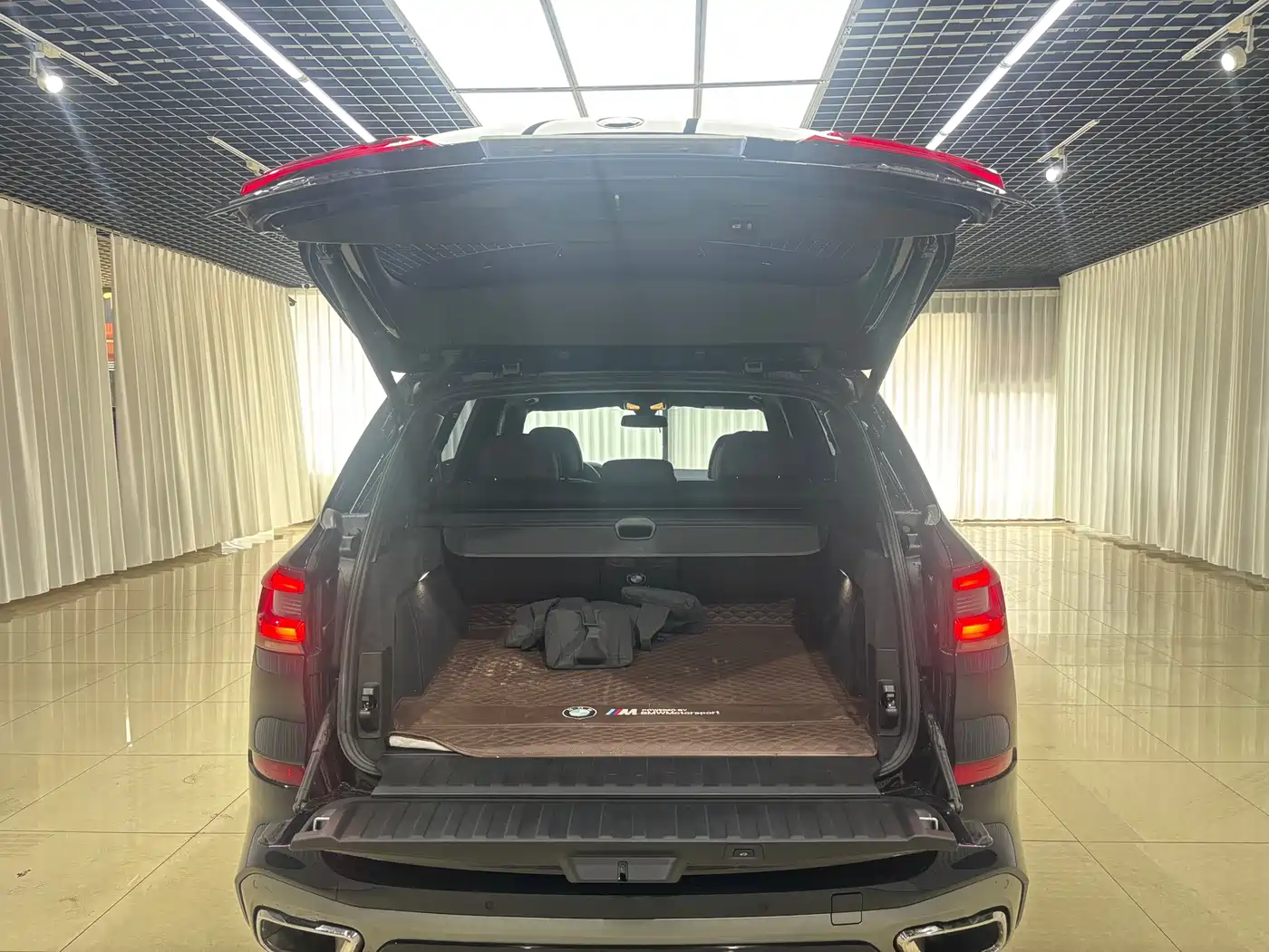 BMW X5 2023 xDrive 40Li M Sport Package фото 16