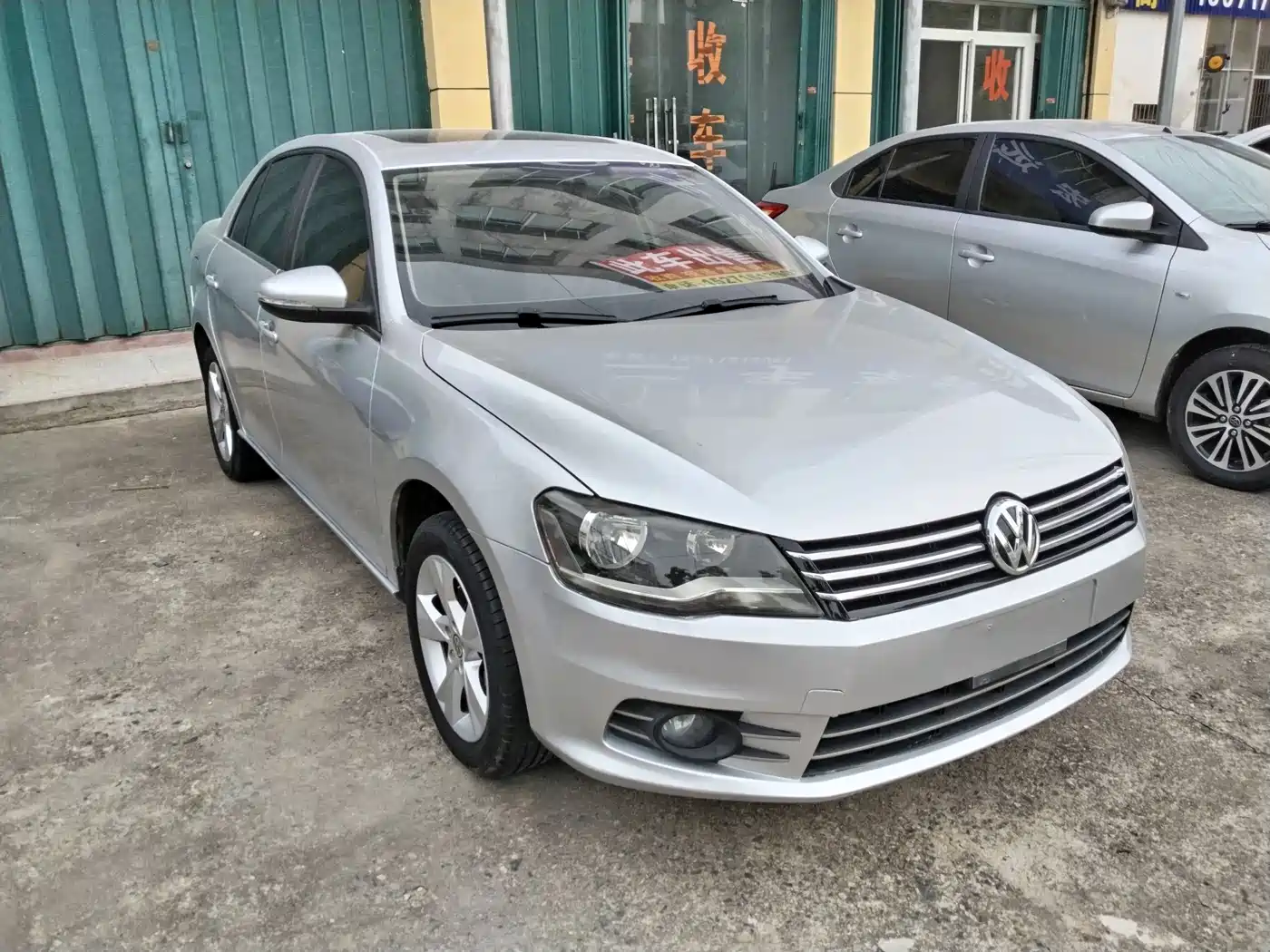 Volkswagen Bora 2014 1.6L Automatic Comfort Edition фото 3