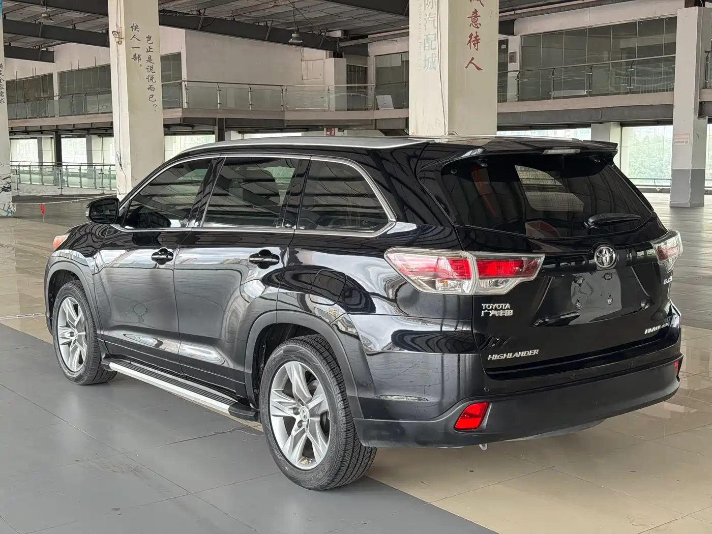 Toyota Highlander 2015 2.0T AWD Ultimate Edition 7-seater фото 4