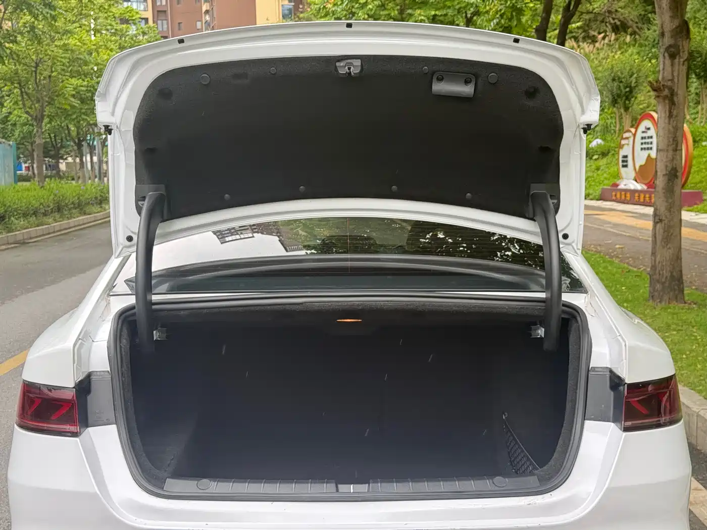 BYD Qin PLUS 2021 DM-i 55KM Flagship фото 13