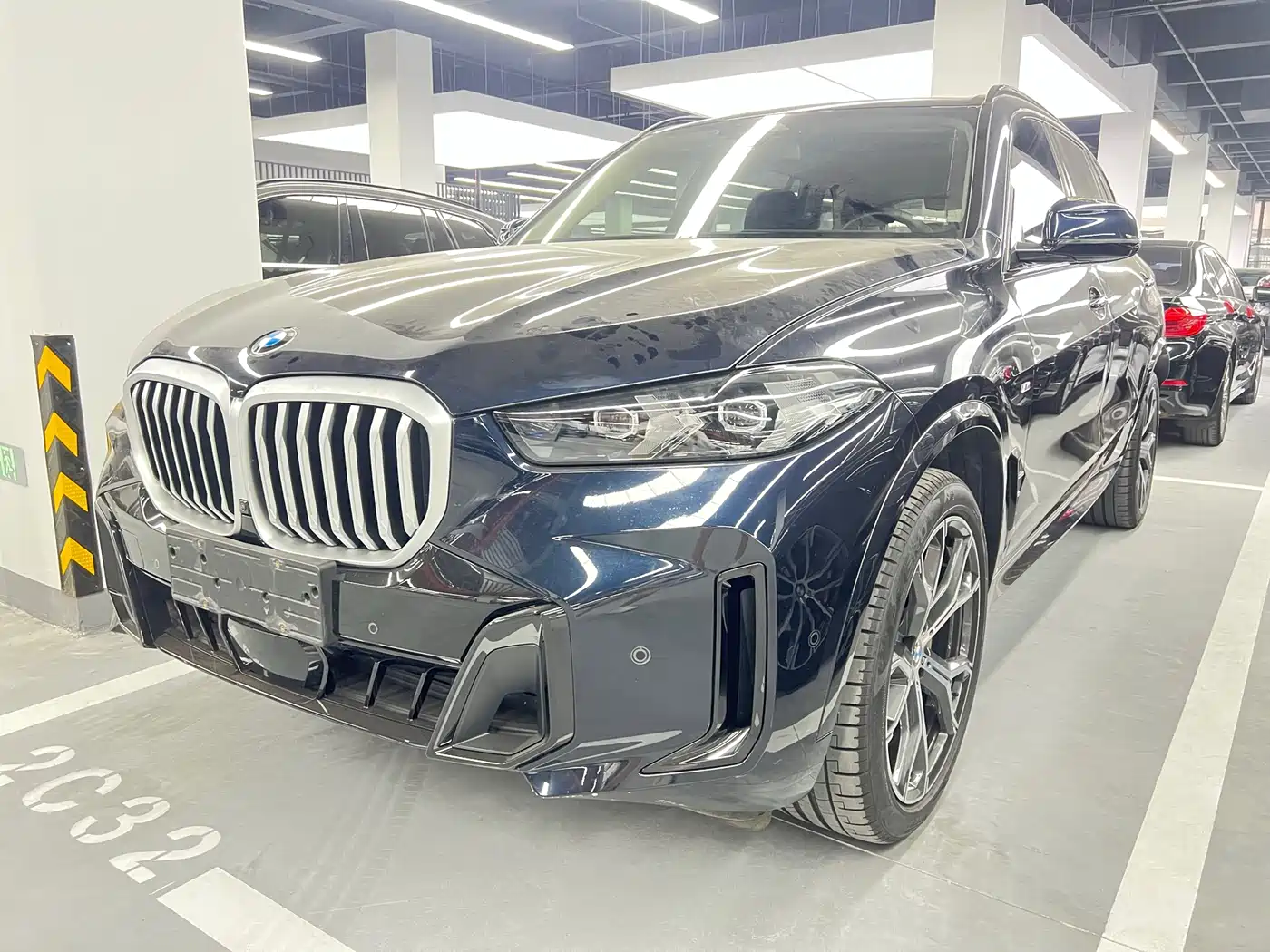 BMW X5 2023 xDrive 30Li Premium M Sport Black Night Package