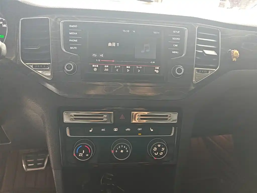 Volkswagen Golf Sportsvan 2016 230TSI Automatic Luxury фото 13