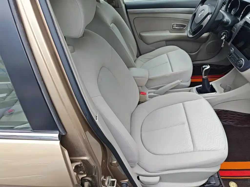 Dongfeng Aeolus Dongfeng Fengshen A60 2015 2016 Model 1.5L Manual Luxury