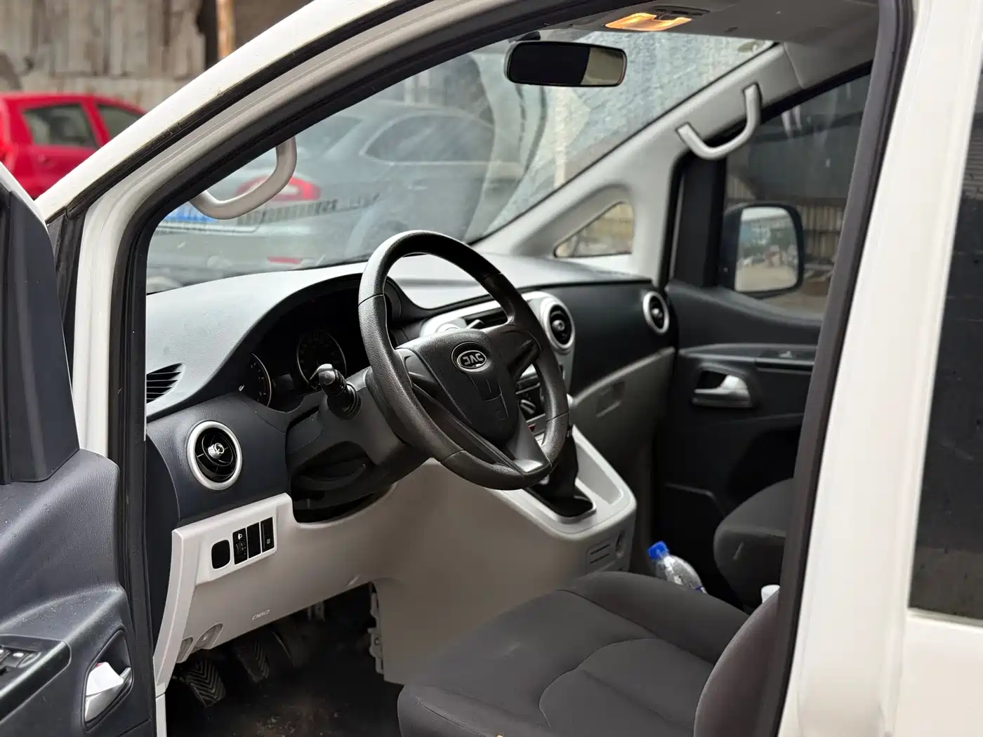JAC Refine M3 2023 2023 1.8L 7/8-seater Elite Edition