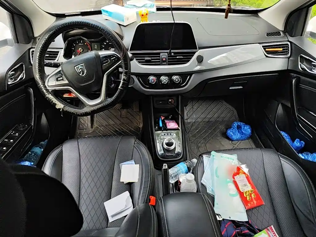 Baojun 310W 2018 2018 1.5L Automatic Luxury China VI