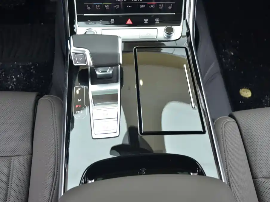 Audi A8 2026 2025 A8L 45 TFSI quattro Luxury