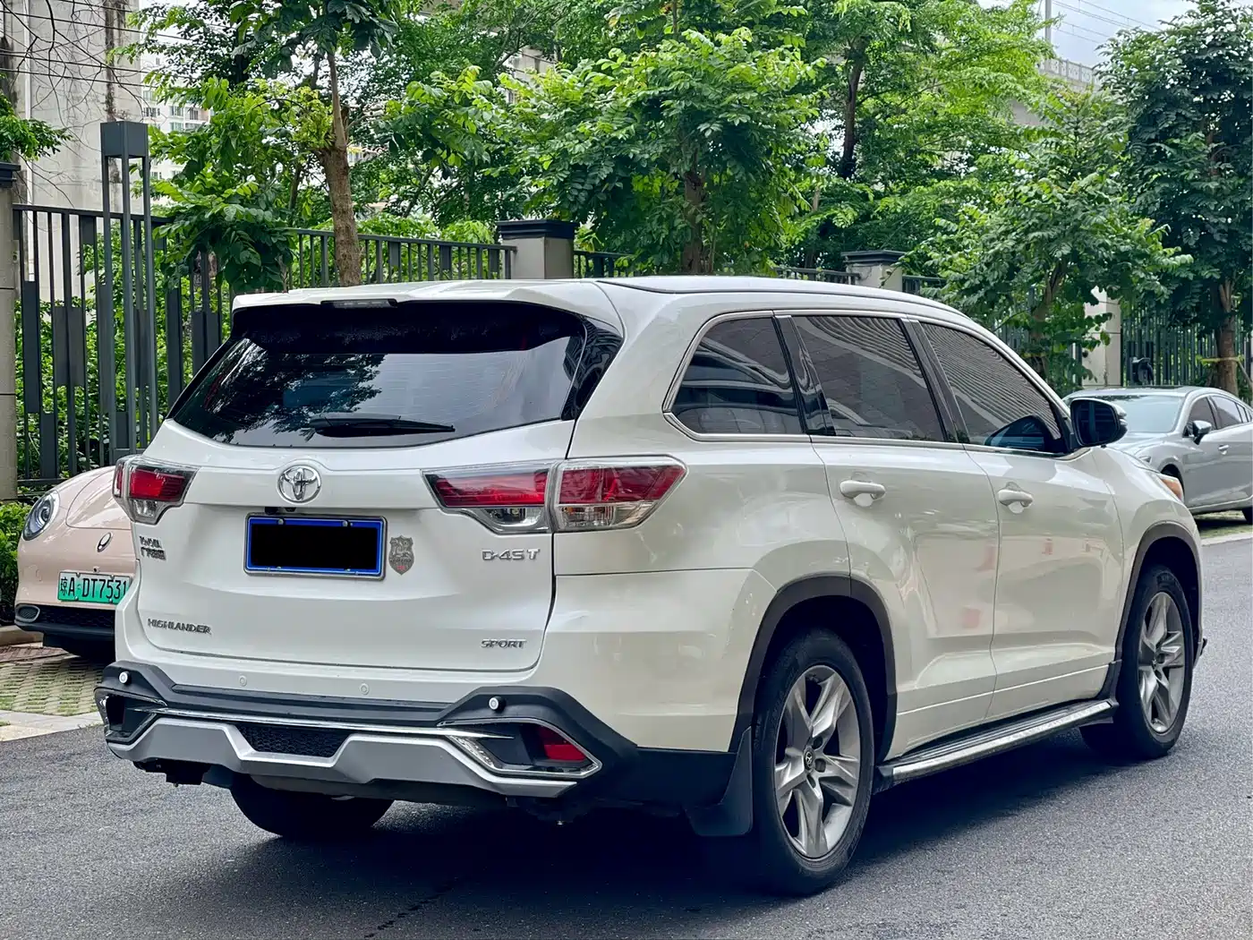 Toyota Highlander 2017 2.0T 2WD Premium 7-Seater фото 9