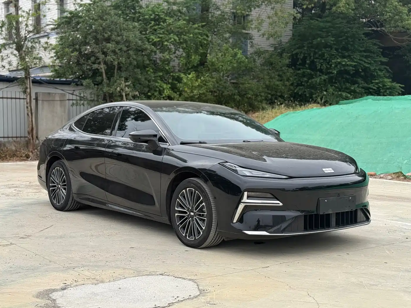 Geely Galaxy Galaxy Xingyao 8 2025 2025 130km EM-i Premium Edition