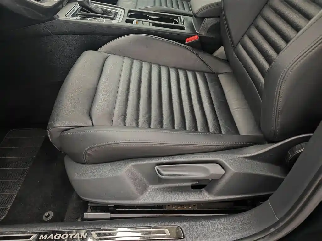 Volkswagen Magotan 2018 280TSI DSG Comfort фото 20