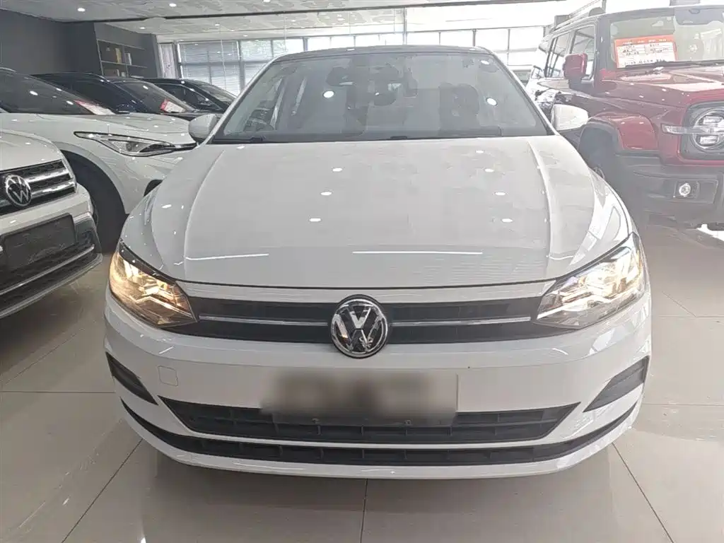 Volkswagen Polo 2019 Plus 1.5L Automatic Colorful Tech Edition фото 3