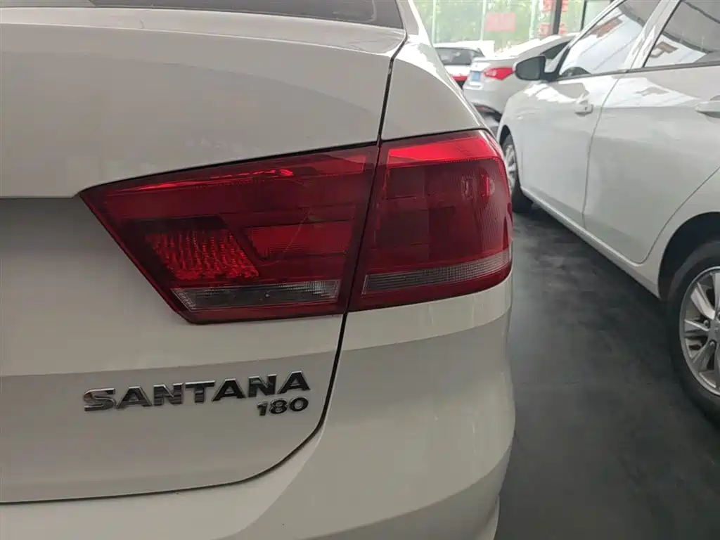 Volkswagen Santana 2015 1.6L Manual Trend Edition фото 8