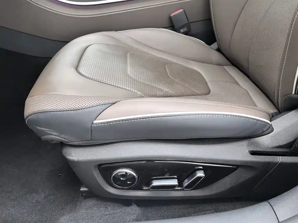 BYD Han 2022 DM-i 121KM Prestige фото 20