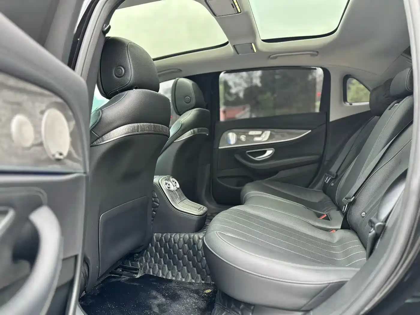 Mercedes-Benz E-Class 2023 E 300 L Luxury фото 6