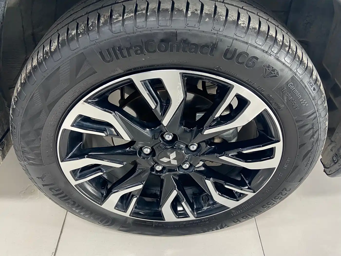 Mitsubishi Outlander 2020 2.0L 2WD Premium 5-seater фото 19