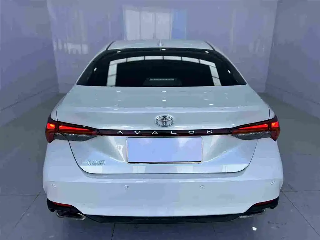 Toyota Avalon 2023 2.0L Luxury Edition фото 4