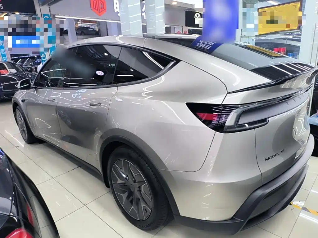 Tesla Model Y L 2026 2025 Facelift Long Range AWD