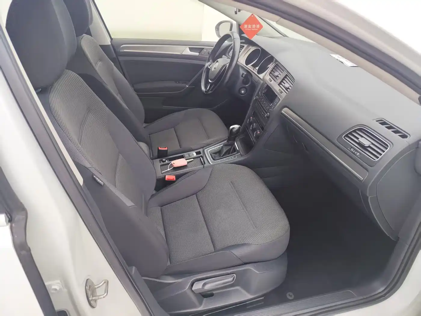 Volkswagen Golf 2015 1.6L Automatic Comfort фото 14