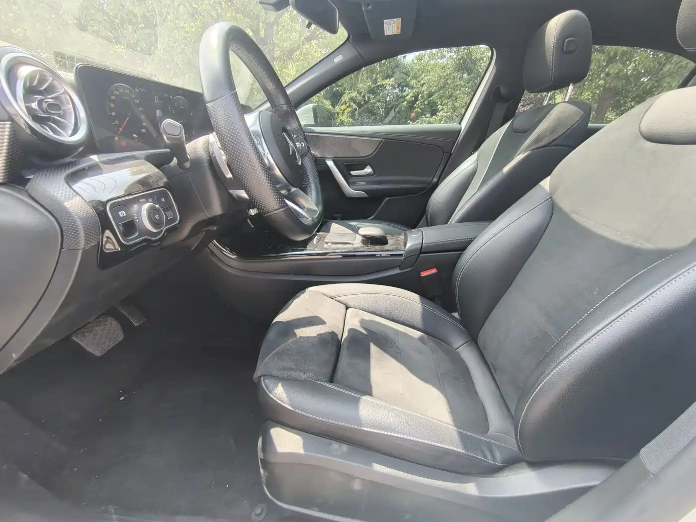 Mercedes-Benz A-Class 2022 A 200 L Sport Sedan Dynamic фото 4