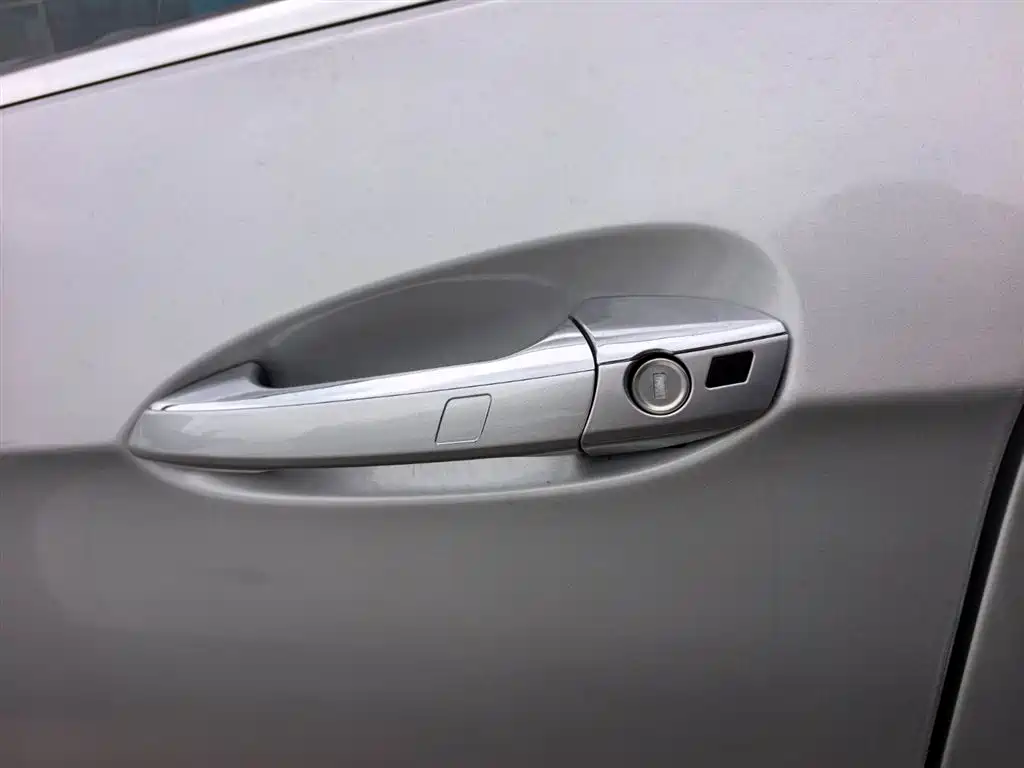 Mercedes-Benz E-Class 2013 E 300 L Fashion фото 6