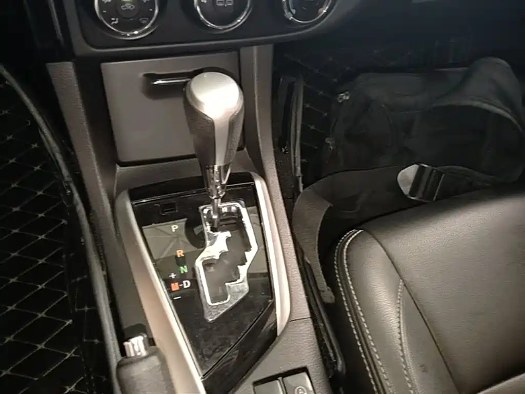 Toyota Corolla 2017 Facelift 1.2T S-CVT GL фото 14