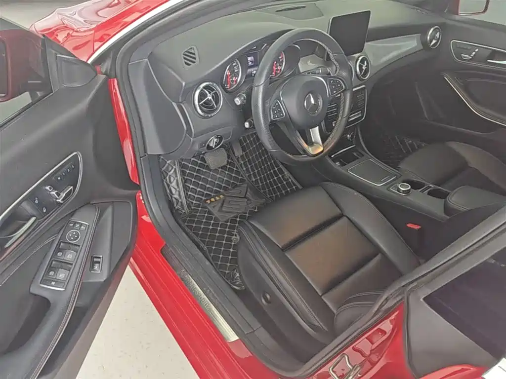 Mercedes-Benz CLA (Import) 2018 CLA 200 Fashion Edition фото 16