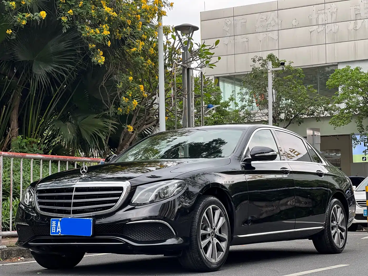 Mercedes-Benz E-Class 2019 E 260 L 4MATIC фото 24