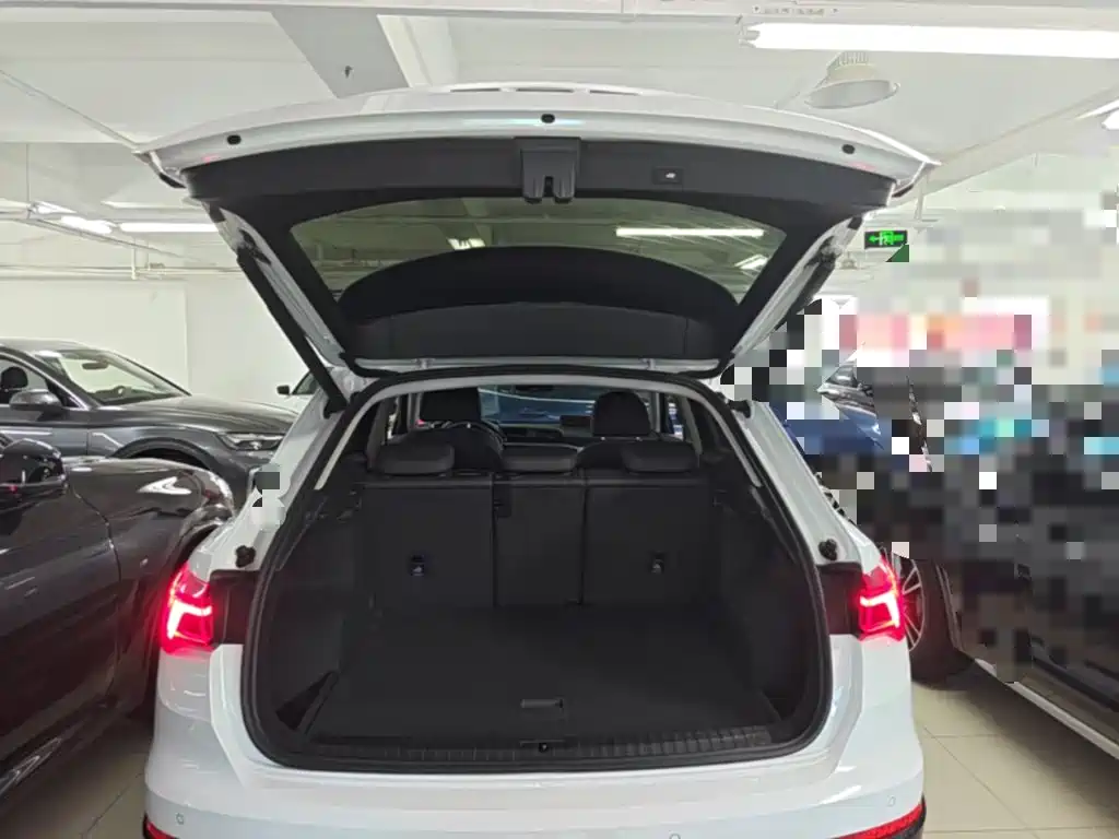 Photo 19 - Audi Q3