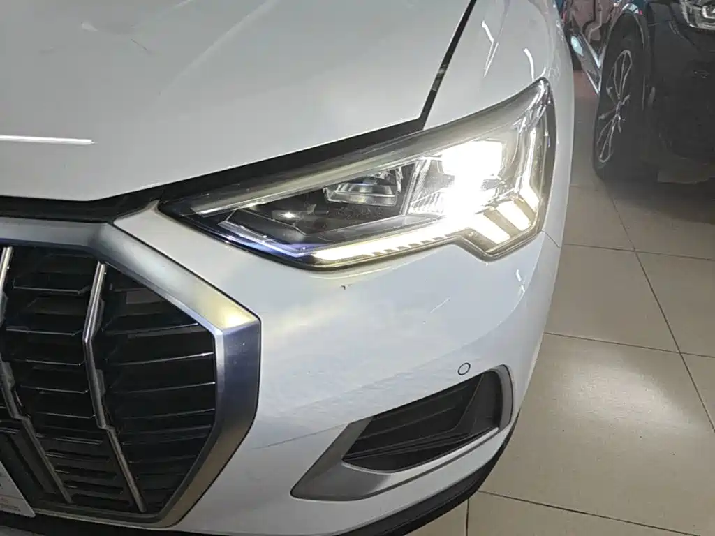 Photo 24 - Audi Q3