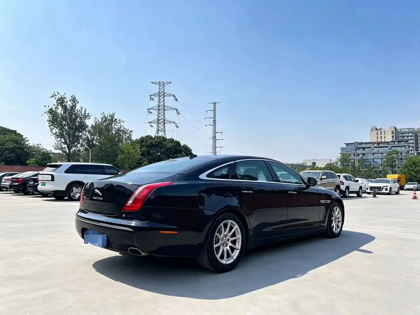 Jaguar XJ 2013 XJL 2.0T Panorama Business Edition фото 4