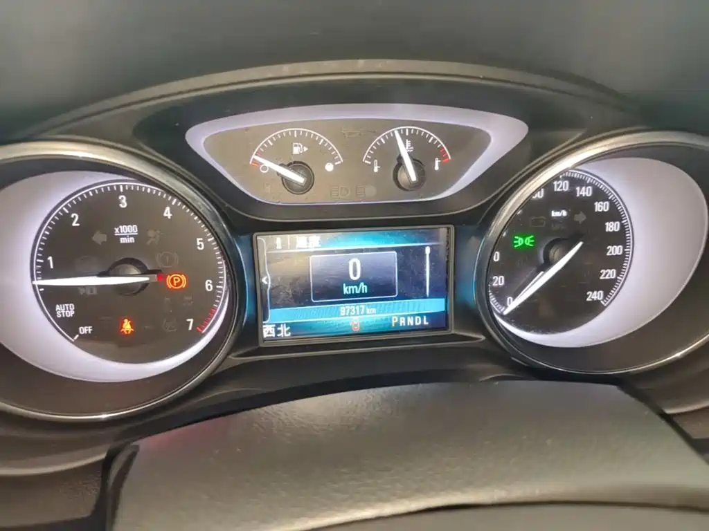 Фото 12 - Buick Envision Plus