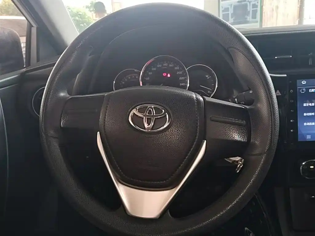 Toyota Corolla 2017 Facelift 1.2T S-CVT GL фото 11