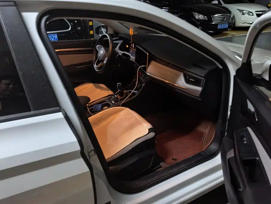 Volkswagen Bora 2024 200TSI Manual Smooth Ride Edition фото 8