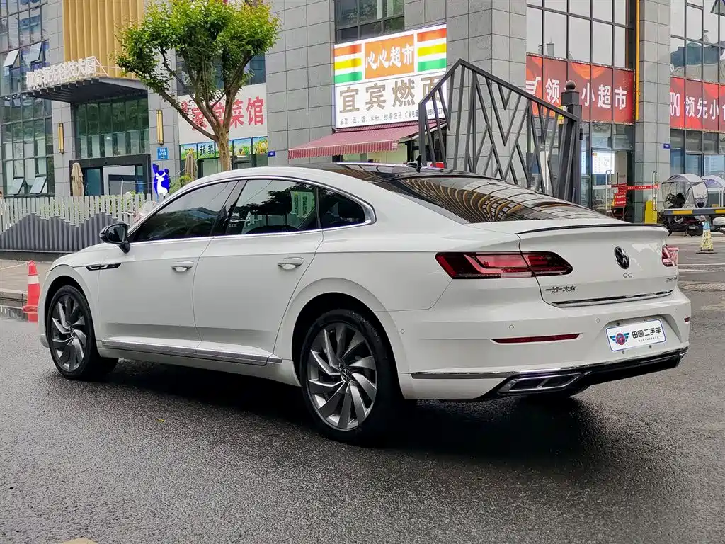 Volkswagen FAW-Volkswagen CC 2023 380TSI Eye-catching Edition фото 4