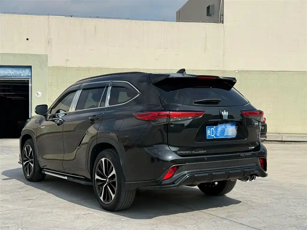 Toyota Crown Kluger 2021 2.5L HEV 4WD Luxury фото 4