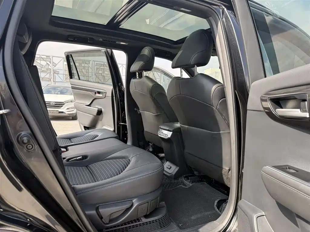 Toyota Crown Kluger 2021 2.5L HEV 4WD Luxury фото 18