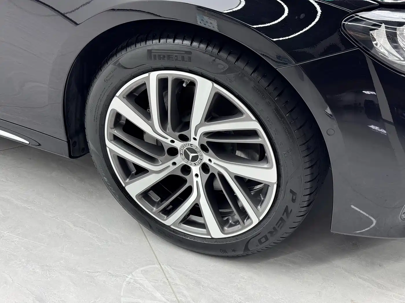 Mercedes-Benz E-Class 2024 E 300 L Fashion фото 6