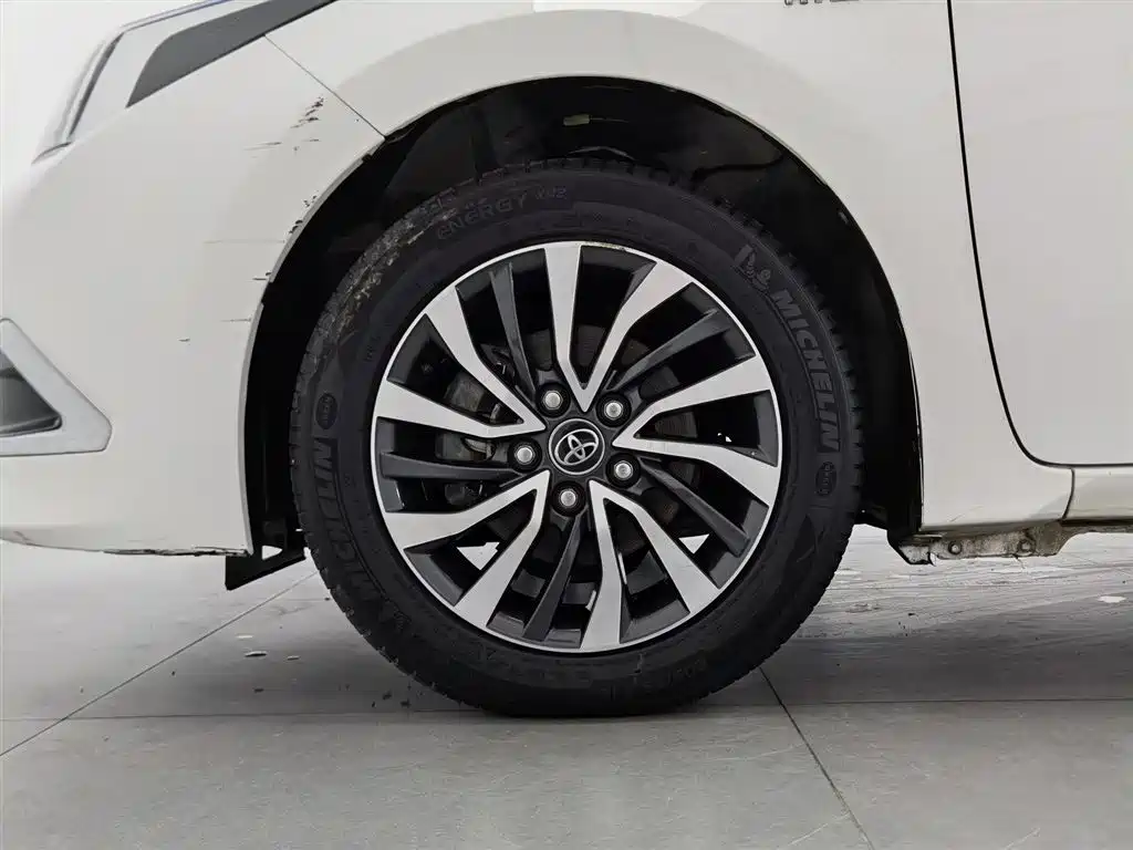 Toyota Corolla 2017 Facelift Hybrid 1.8L E-CVT Elite Edition фото 17