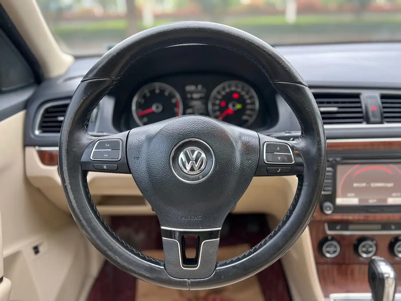 Volkswagen Lavida 2013 Model 1.4TSI DSG Luxury фото 11