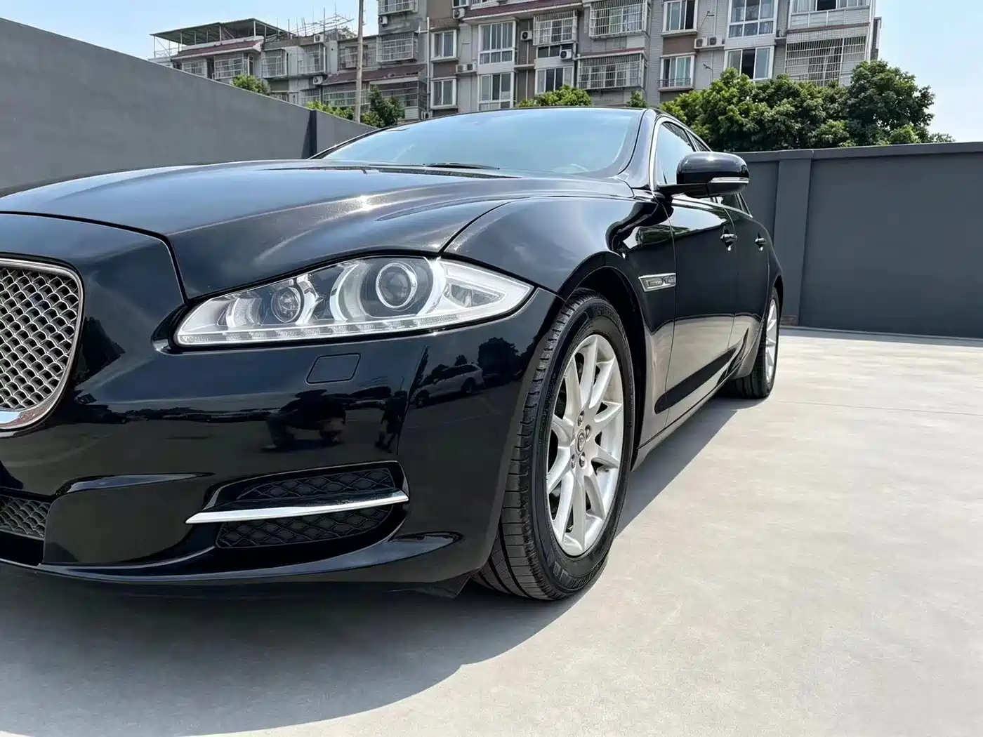 Jaguar XJ 2013 XJL 2.0T Panorama Business Edition фото 7