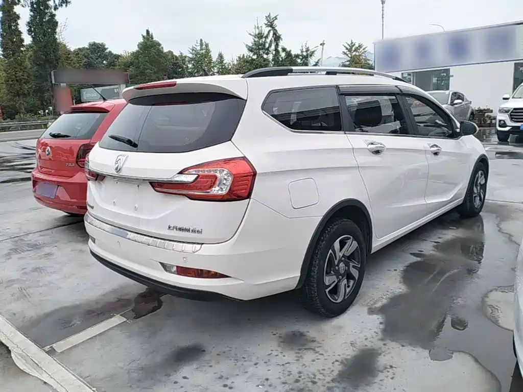 Baojun 310W 2019 2017 1.5L Manual Luxury China V