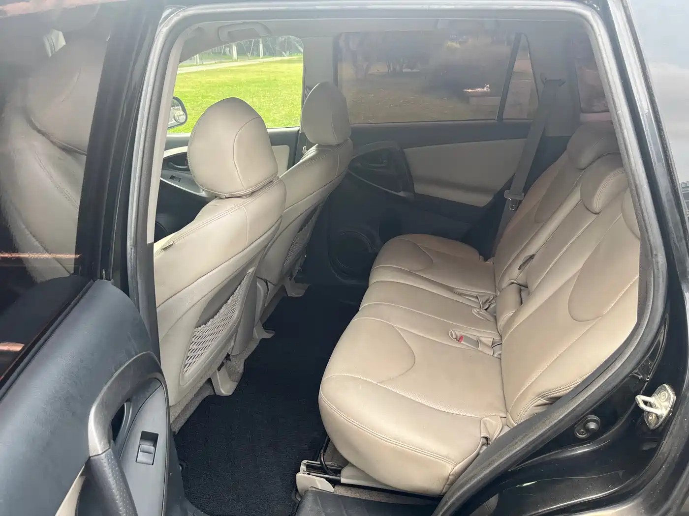 Toyota RAV4 Rongfang 2011 2.0L Automatic Classic Edition фото 6
