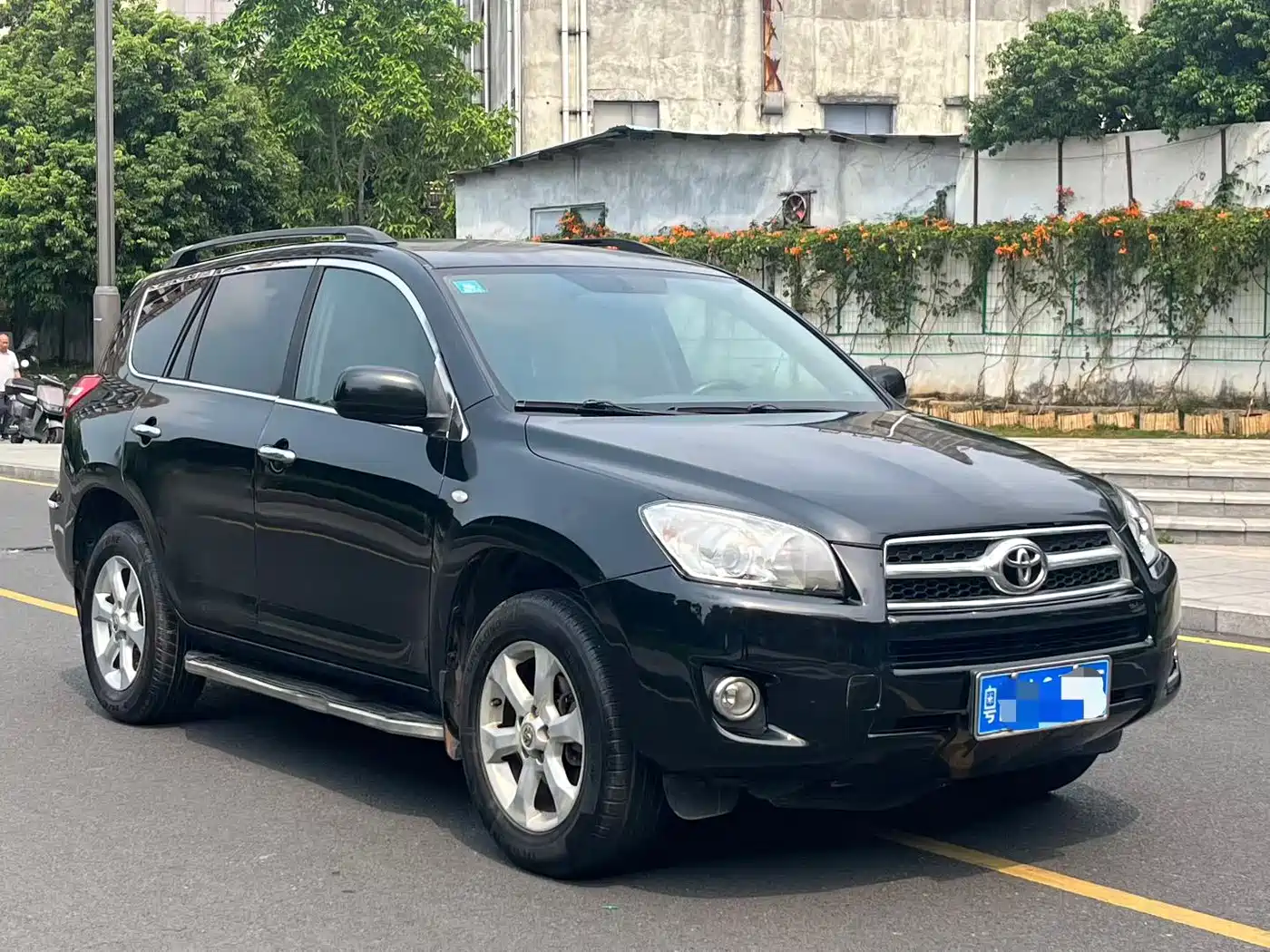 Toyota RAV4 Rongfang 2011 2.0L Automatic Classic Edition фото 3