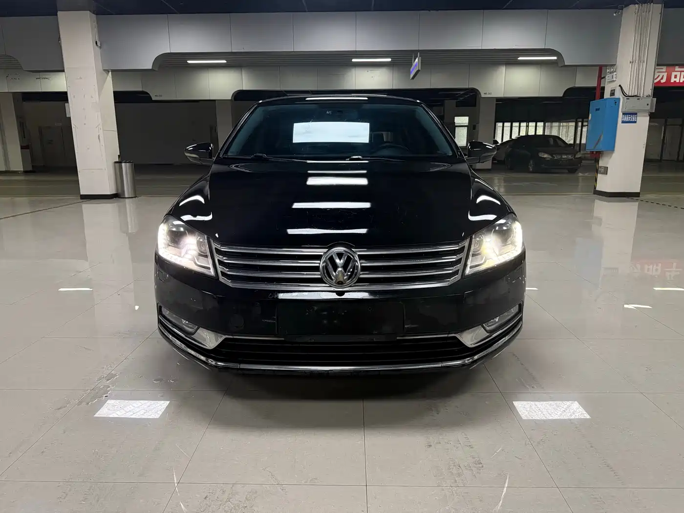 Volkswagen Magotan 2013 1.8TSI Luxury фото 2