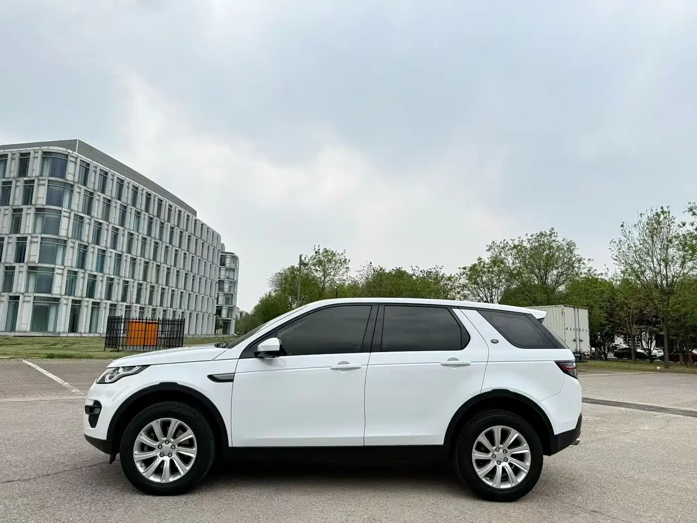 Land Rover Discovery Sport 2016 2.0T SE фото 3