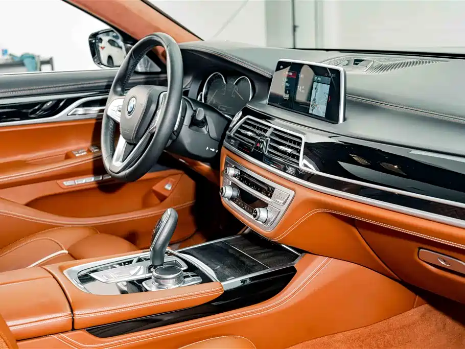BMW 7 Series 2018 740Li xDrive Premium Type M Sport Package фото 21