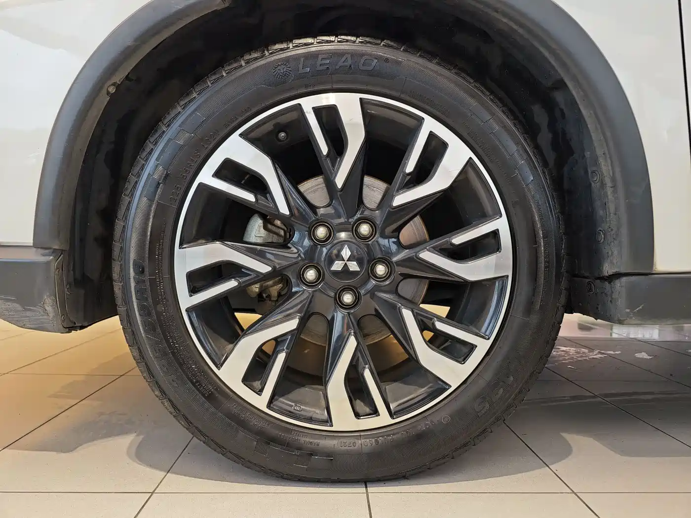 Mitsubishi Outlander 2019 2.4L 4WD Deluxe Edition 5-Seater China VI фото 6