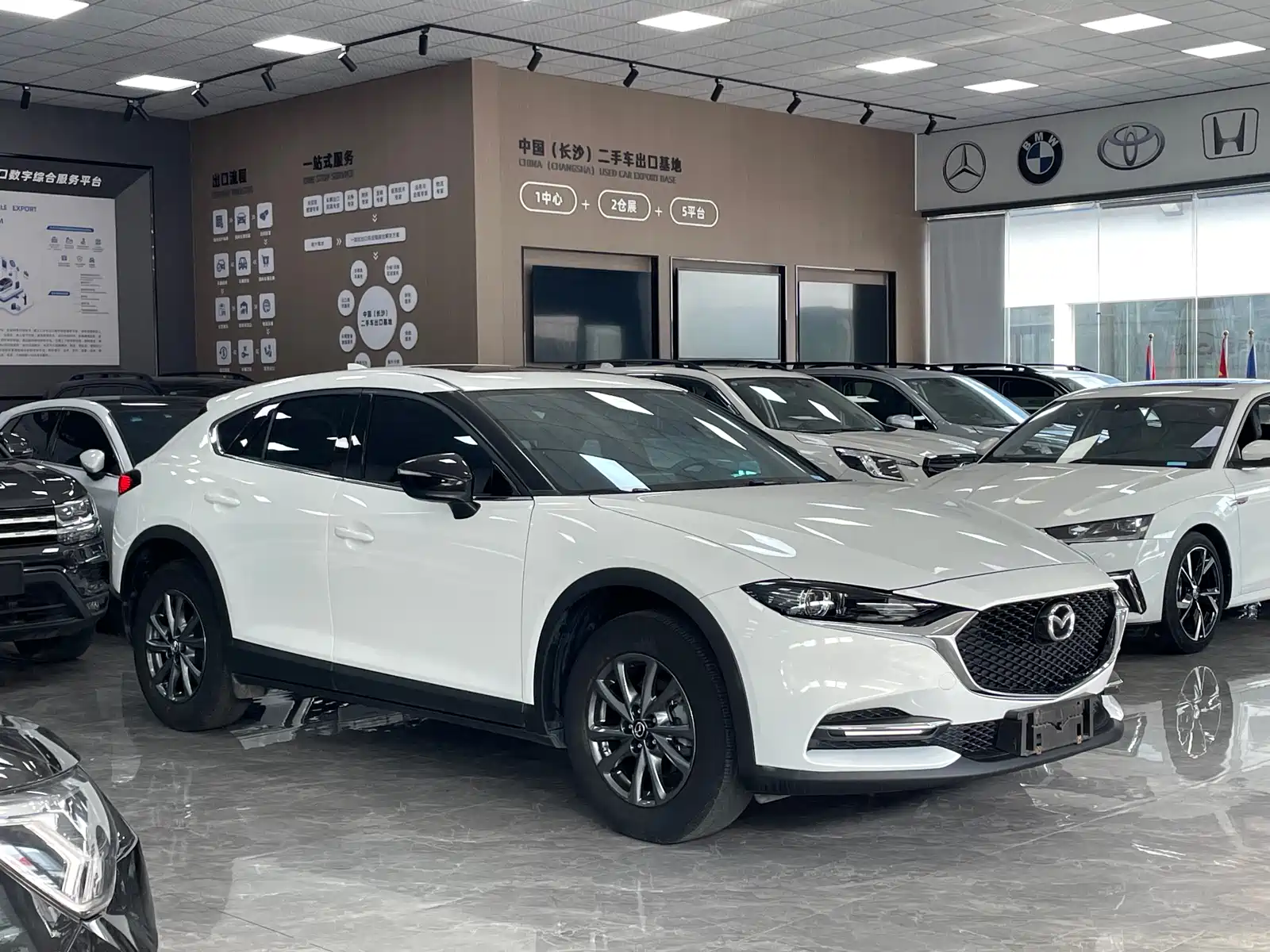 Фото 3 - Mazda CX-4