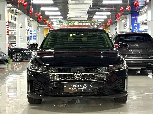 Volkswagen Lavida 2023 Facelift 1.5L Auto Starlight 5 Million Edition — фото 2